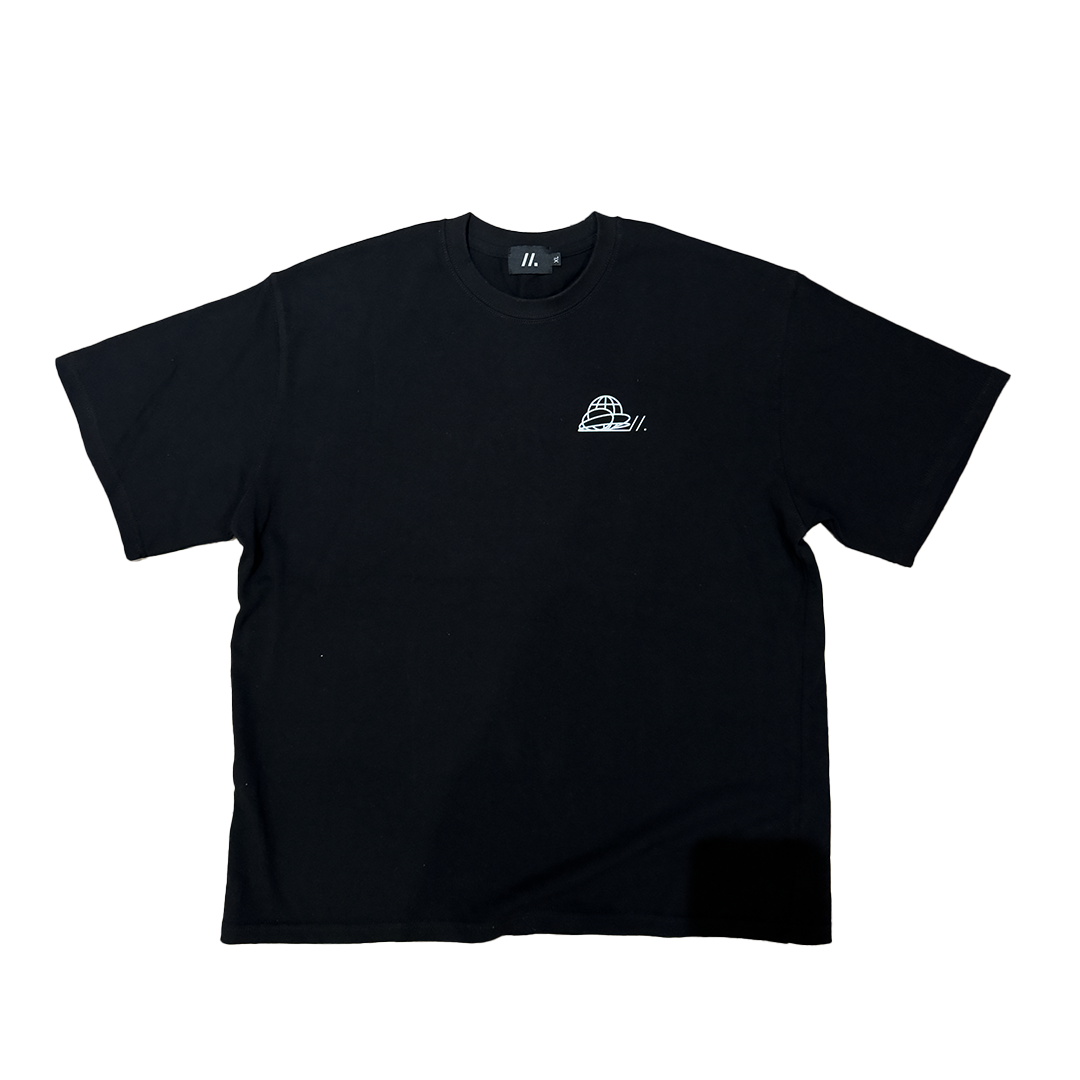 BLACK // DISTRIBUTION T-SHIRT.